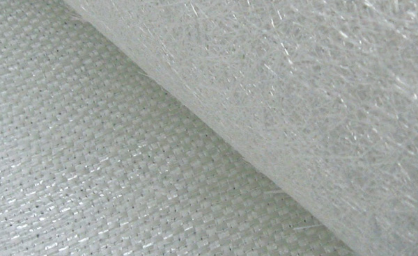 碳纖維性能顯著優(yōu)于玻纖，但玻纖性價比更高